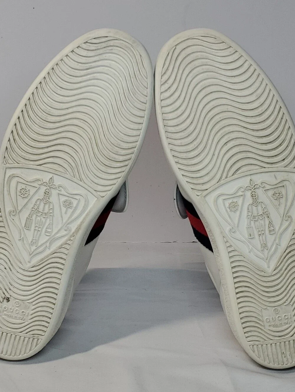 Gucci Ace Blind for Love White Leather Low Top Lace-Up Sneakers Red/Blue Mens 7
